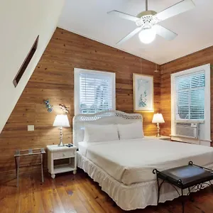  Inn Curry House- 3rd Floor, King Bed, & Balcony 8 United States