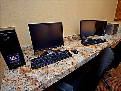 Holiday Inn Express Laguardia Airport, An Ihg Hotel New York 3*,