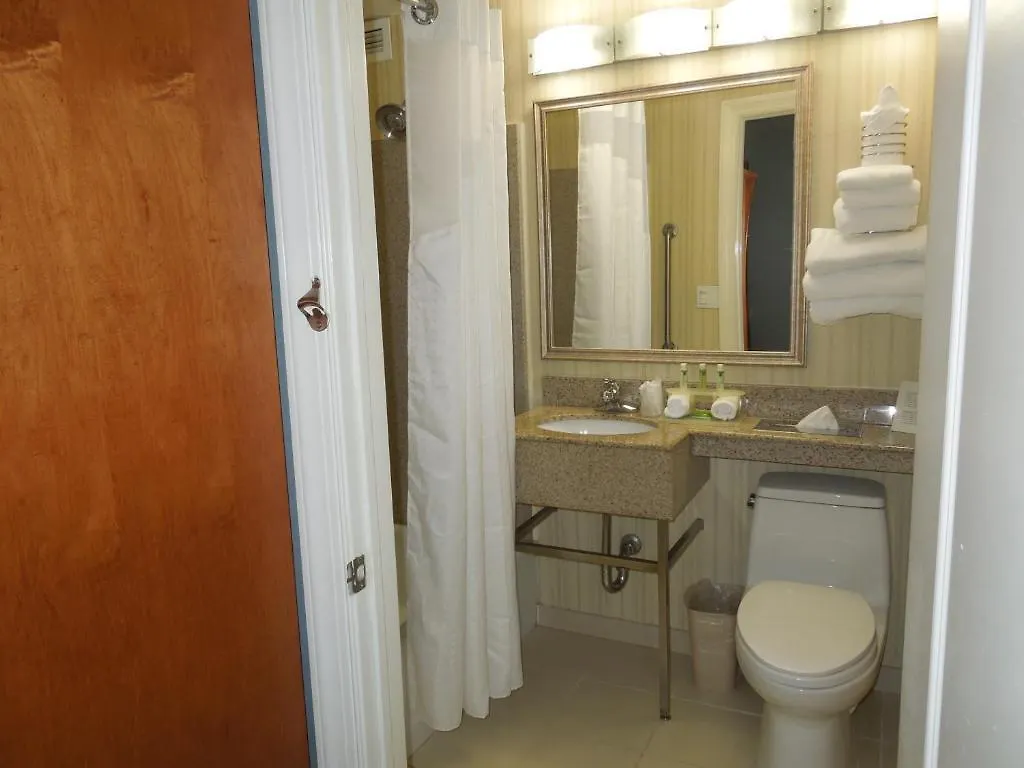 Holiday Inn Express Laguardia Airport, An Ihg Hotel New York 3*,