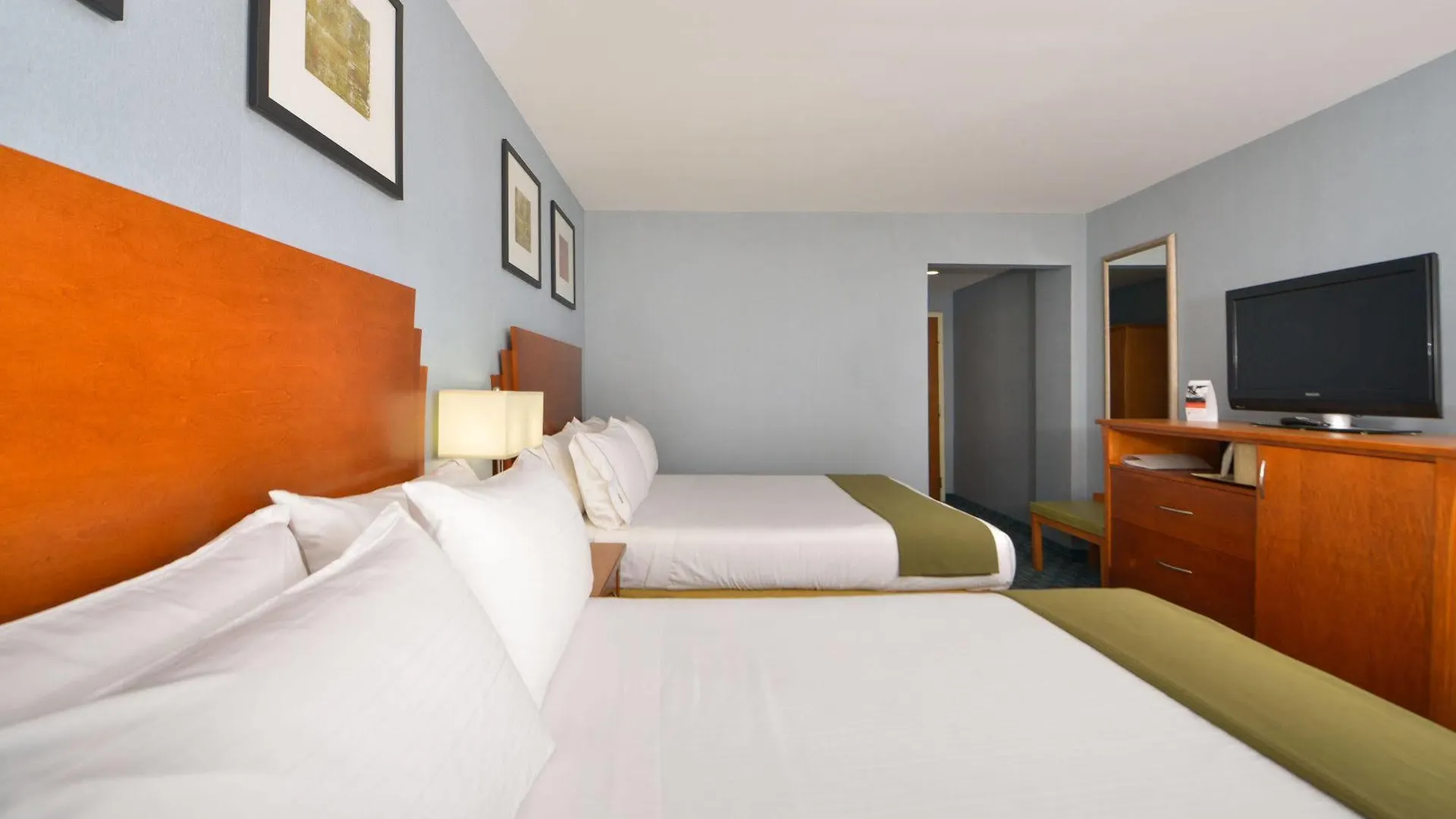 Holiday Inn Express Laguardia Airport, An Ihg Hotel New York United States