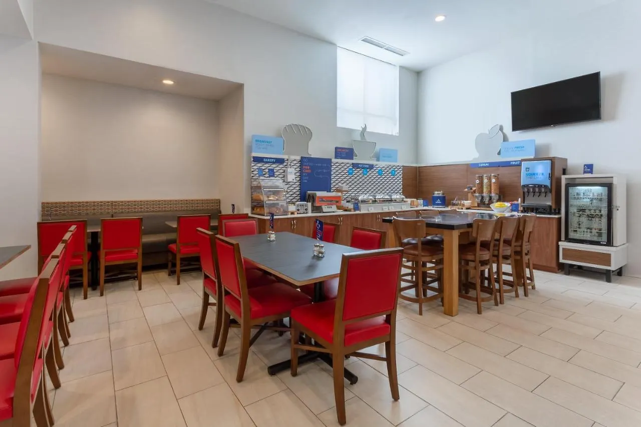 Holiday Inn Express Laguardia Airport, An Ihg Hotel New York 3*,